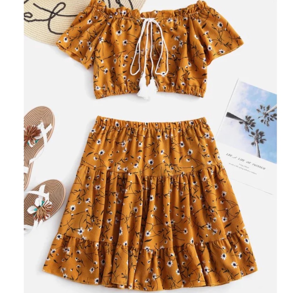 ❤️SOLD ON MERC❤️NWOT MUSTARD FLORAL 2 PIECE SET